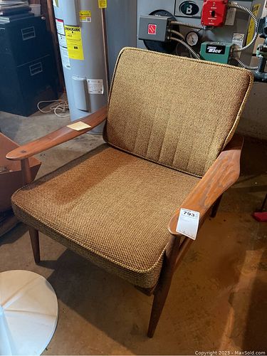 Lot #793 (1 of 9)