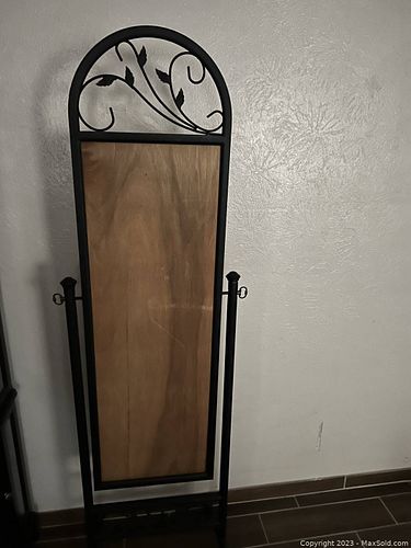 Lot #40 (1 of 1)