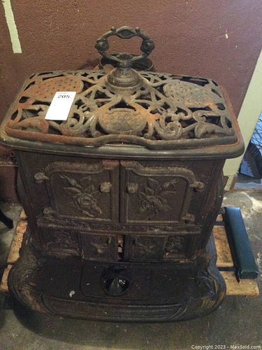 Lot #205 (1 of 9)