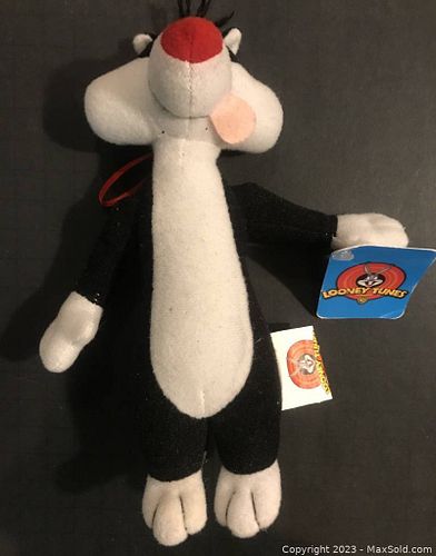 Lot #140 (1 of 11)