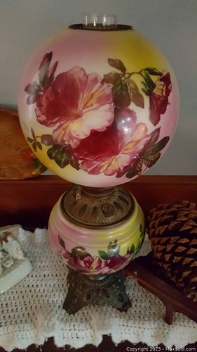 Antique Gone with the wind oil lamp (1 of 8)