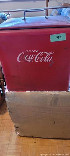 Vintage Coca Cola Red Metal Cooler              (1 of 4)