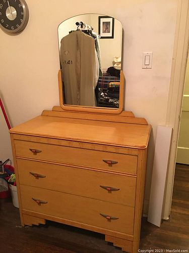 Lot #40 (1 of 8)