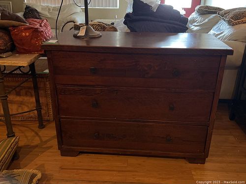 Lot #724 (1 of 9)