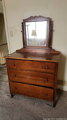 Lot #907 (1 of 10)