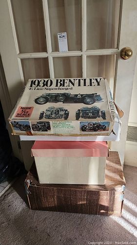 Lot #824 (1 of 11)
