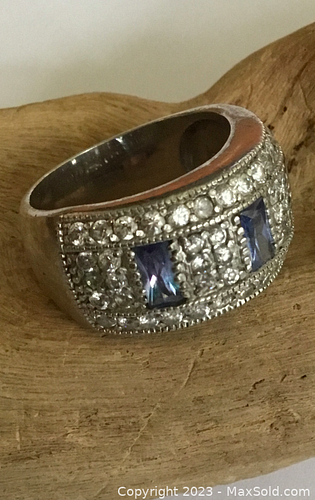 Lot #28 (1 of 5)