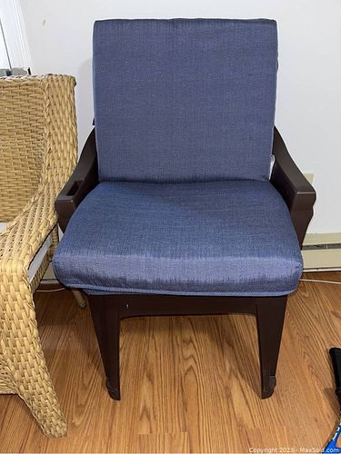Lot #995 (1 of 6)