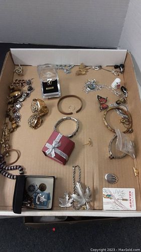 Lot #70 (1 of 6)