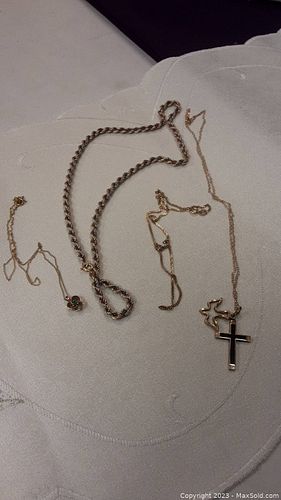 Gold Necklaces (1 of 8)