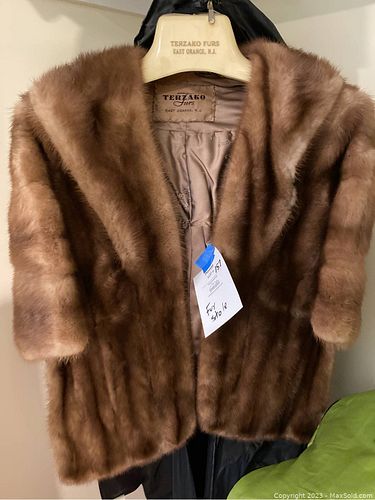 Lot #157 (1 of 4)