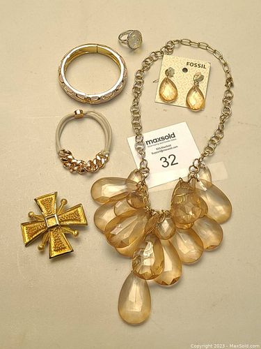 Lot #32 (1 of 15)