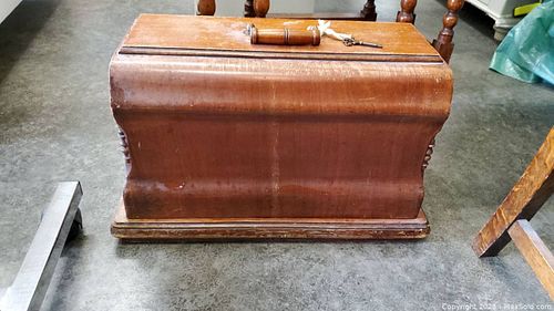 Lot #525 (1 of 12)