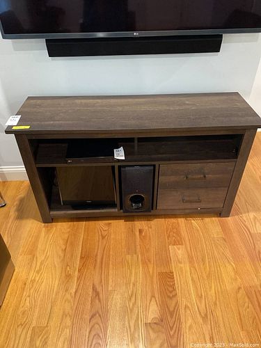 Lot #560 (1 of 6)
