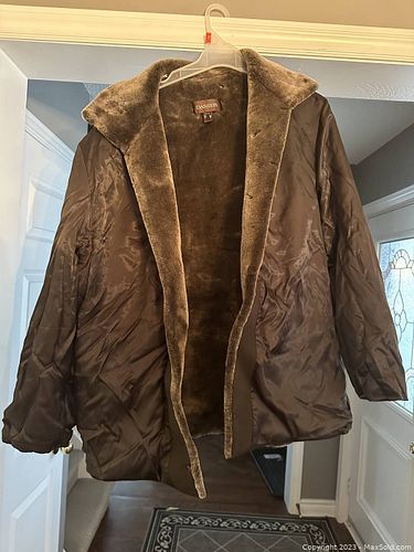Lot #24 (1 of 11)