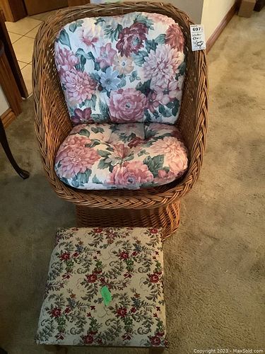 Lot #697 (1 of 7)