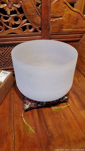 Lot #586 (1 of 8)