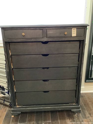 Lot #305 (1 of 8)