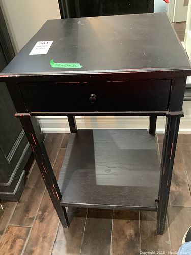 Lot #304 (1 of 8)