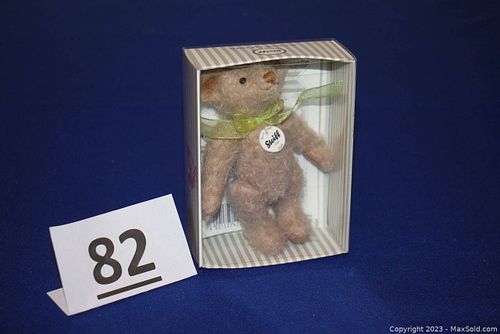 Lot #82 (1 of 7)