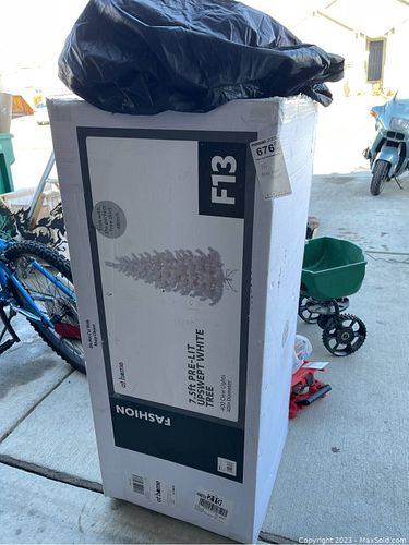 Lot #676 (1 of 6)