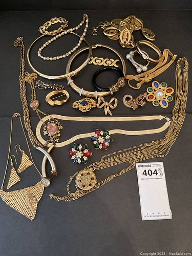 Lot #404 (1 of 11)
