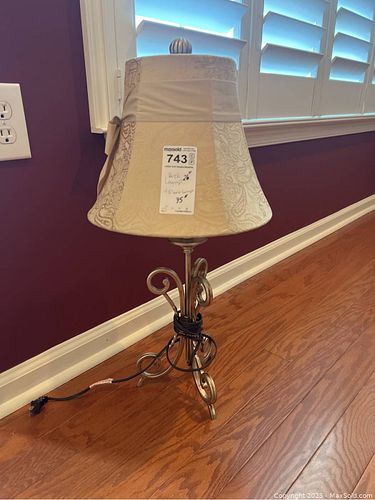 Lot #743 (1 of 8)