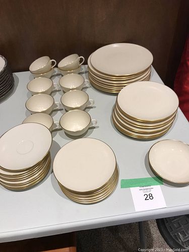 Lot #28 (1 of 8)