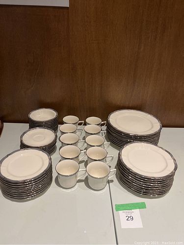 Lot #29 (1 of 9)
