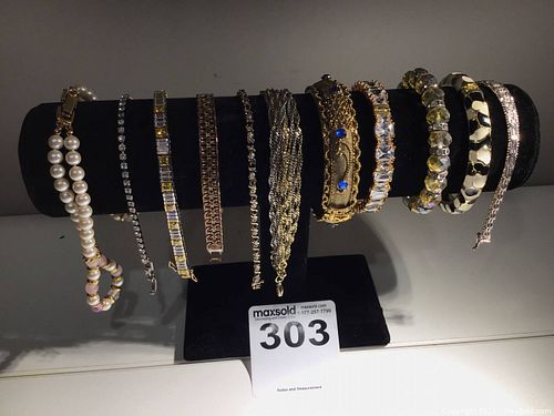 Lot #303 (1 of 1)