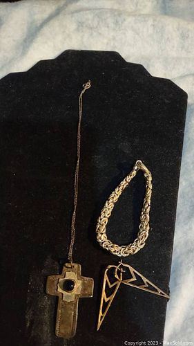 Lot #28 (1 of 4)