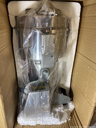 Lot #523 (1 of 6)