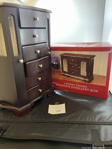 Lot #28 (1 of 4)