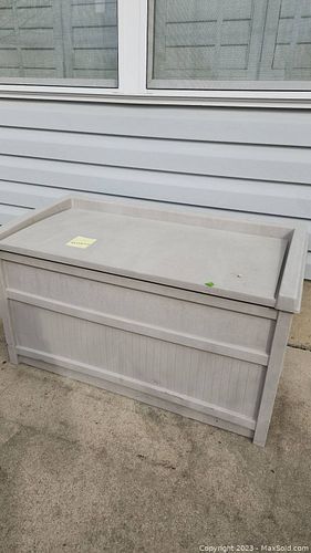 Lot #732 (1 of 9)