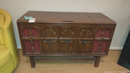 Lot #678 (1 of 8)
