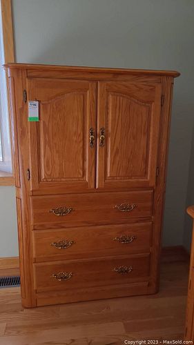 Lot #116 (1 of 8)