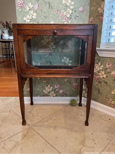 Lot #371 (1 of 8)