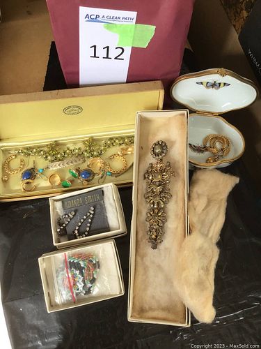 Lot #112 (1 of 8)