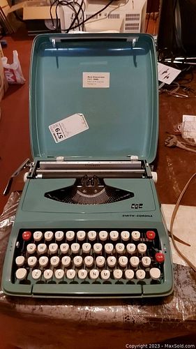 Lot #579 (1 of 7)