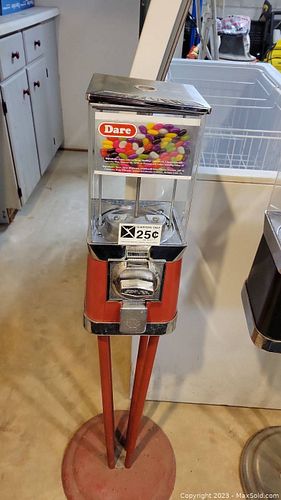 Lot #600 (1 of 9)