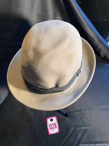 Lot #28 (1 of 4)