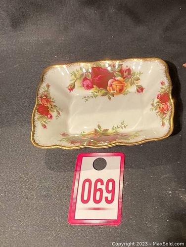 Lot #69 (1 of 4)