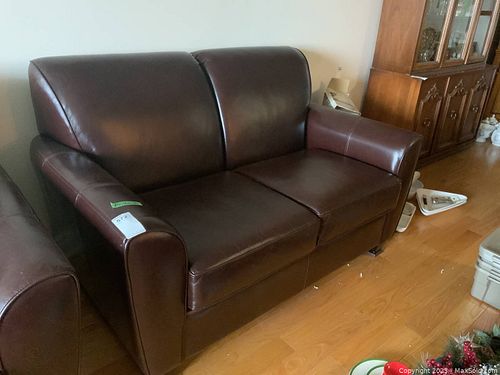 Lot #572 (1 of 1)