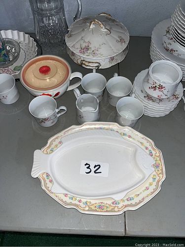 Lot #32 (1 of 6)