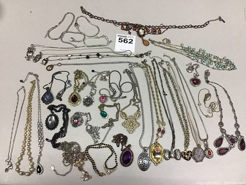 Lot #562 (1 of 5)