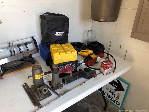 Lot #975 (1 of 12)