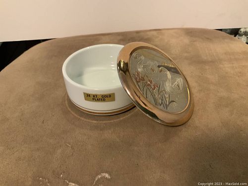 Lot #253 (1 of 4)