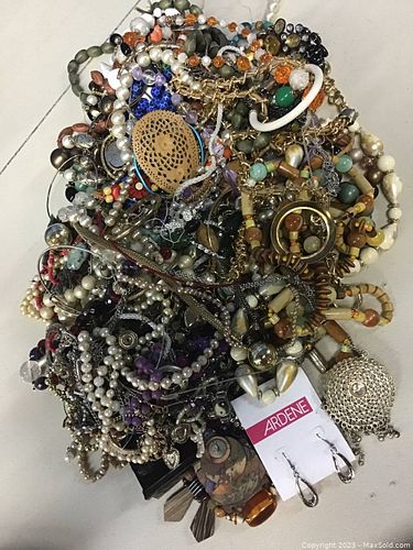 Lot #36 (1 of 8)