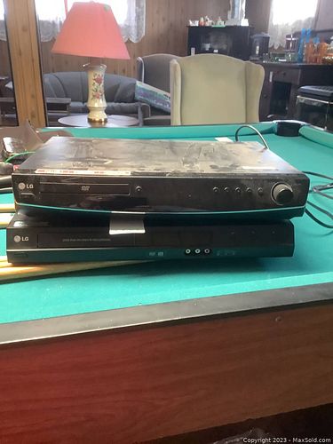 Lot #854 (1 of 12)