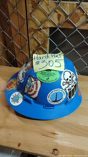 Lot #305 (1 of 3)